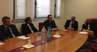 Foto con il Procuratore Antonino Cappelleri il presidente sezione penale Gianesini di Vicenza-2 (1).jpg    